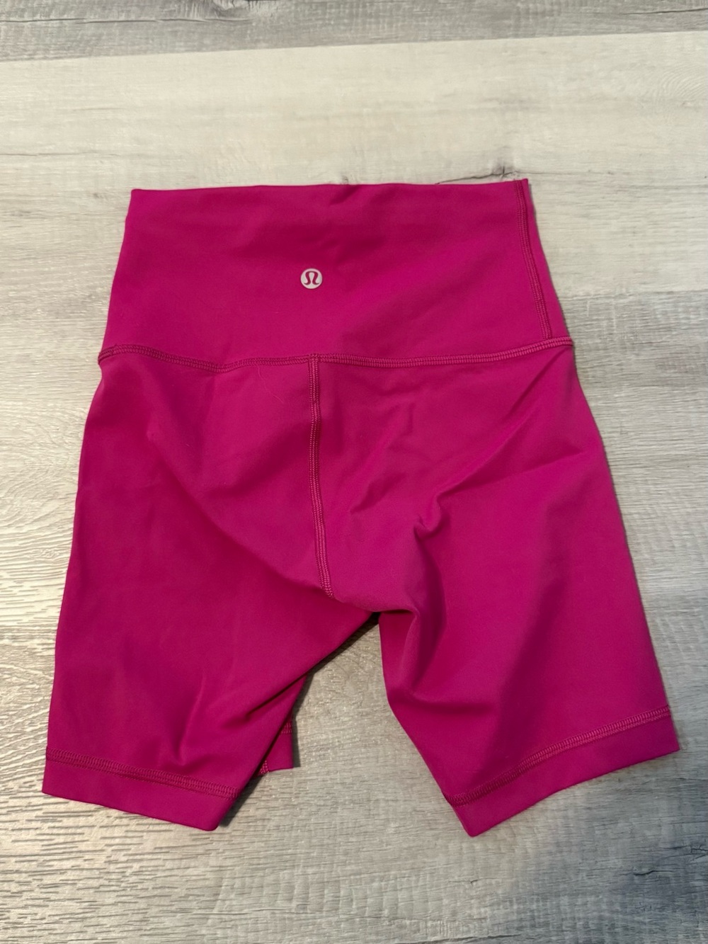 Lululemon Wunder Train 6” Biker Shorts Rippened Raspberry - Picture 2 of 3